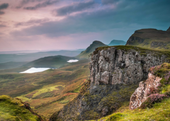 De Trotternish Ridge op Skye, Schotland: Een avontuurlijke rit door ruw landschap