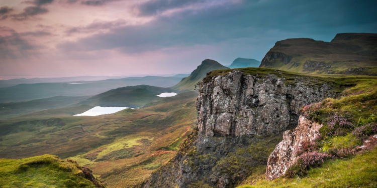 De Trotternish Ridge op Skye, Schotland: Een avontuurlijke rit door ruw landschap