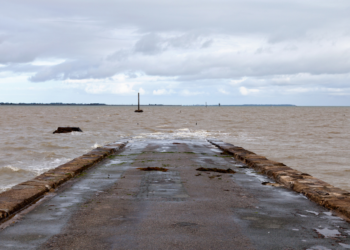 De oversteek van Gois, Frankrijk: Rijd over de unieke weg die twee keer per dag onder water staat