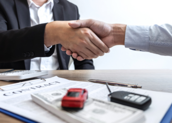 Succesvol onderhandelen over de prijs van je nieuwe auto: De beste tips voor een slimme deal