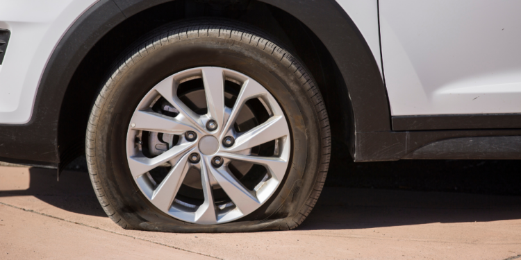 Wat kost het repareren van een lekke autoband? Prijzen en tips!