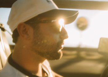 Autorijden met laagstaande zon