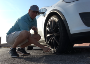 Tesla Model X in extreme hitte