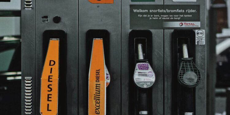 benzine tien procent goedkoper