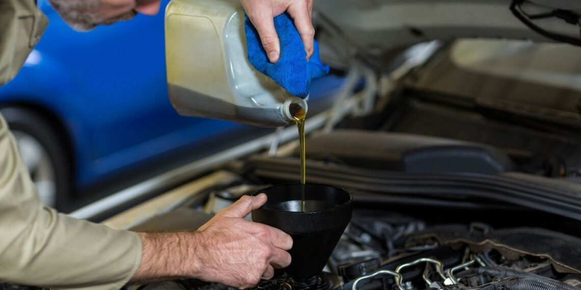 Hoe vaak moet je je olie vervangen? De ultieme gids voor auto-onderhoud