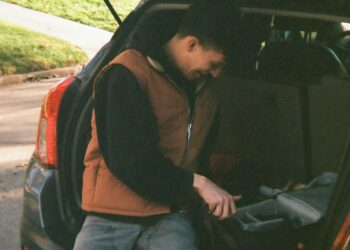 losse spullen in kofferbak