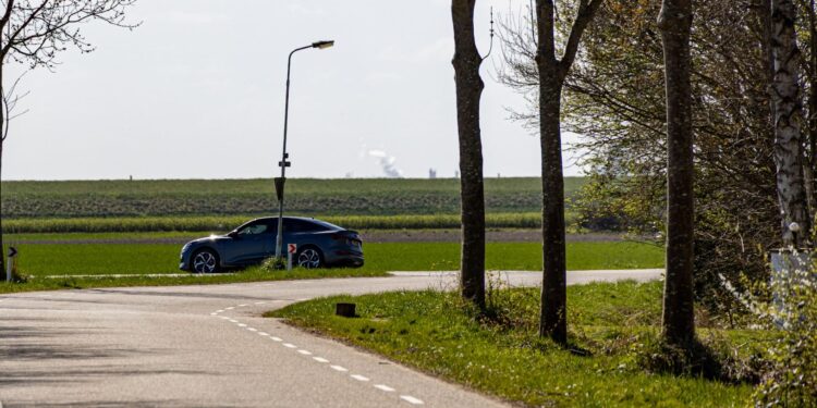 wegen die elektrische voertuigen opladen