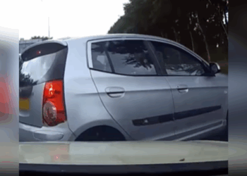 Dashcam legt vast: Fiat van de weg gedrukt op snelweg