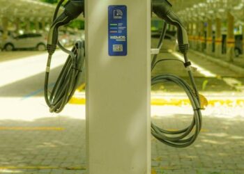 elektrische auto opladen