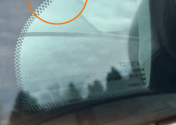 zwarte stipjes autoruiten