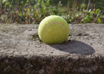 tennisbal op de trekhaak
