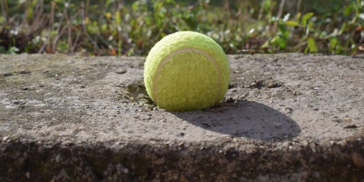 tennisbal op de trekhaak