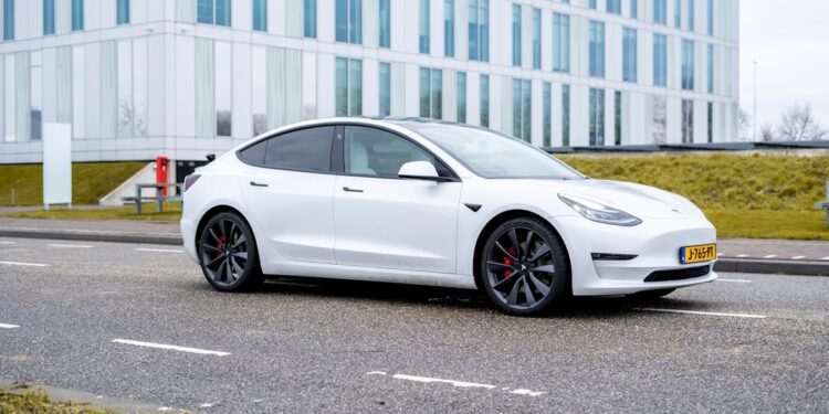 Tesla Model 3 kosten